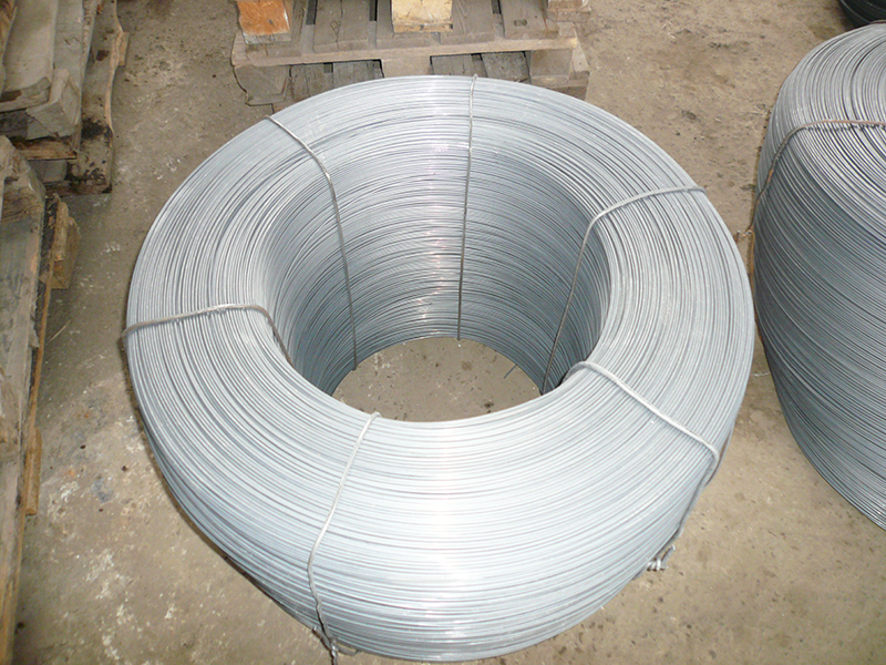 Low carbon steel wire